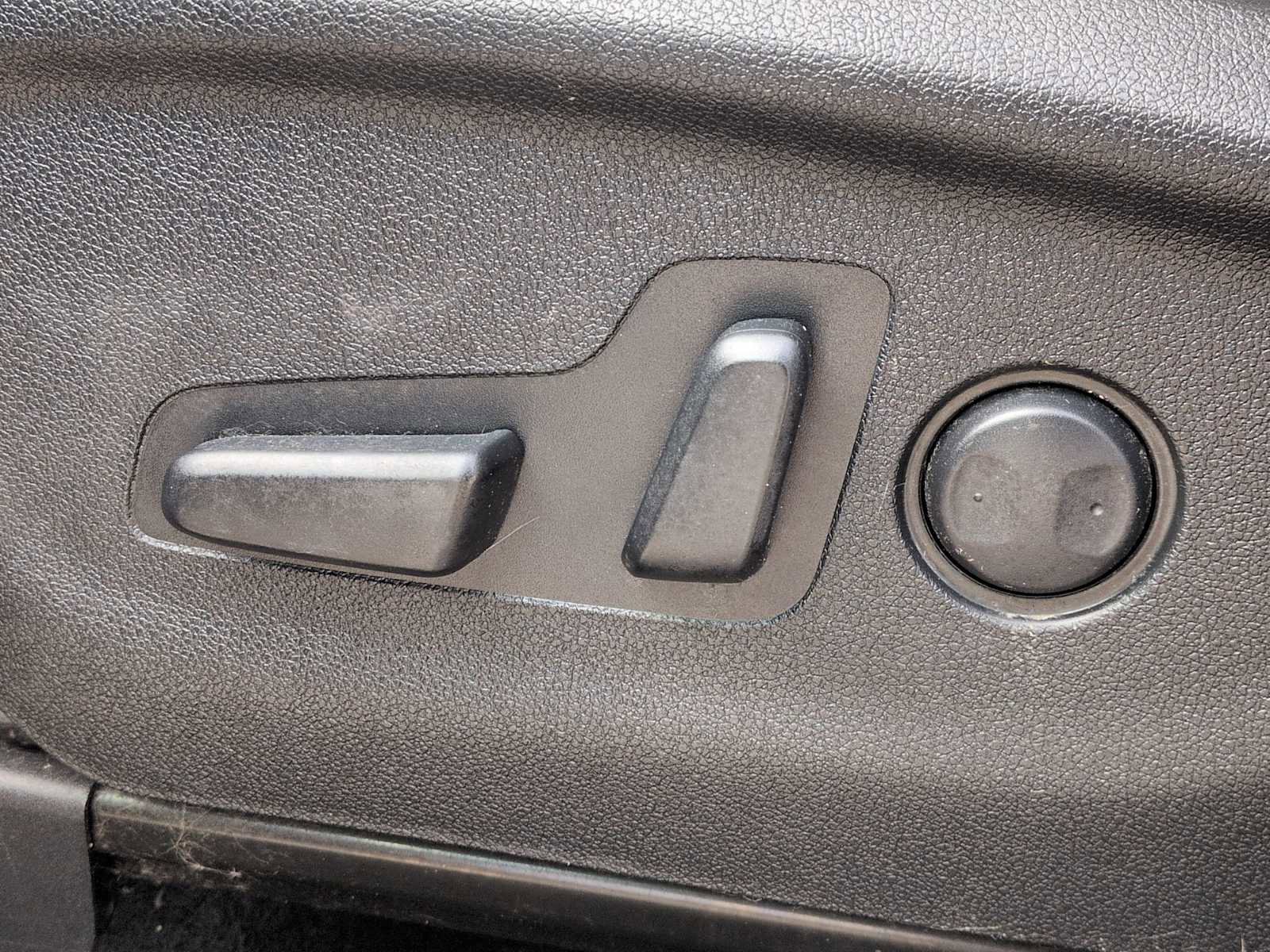 Used 2019 Kia Sorento LX w/ LX Convenience Package FWD image 17