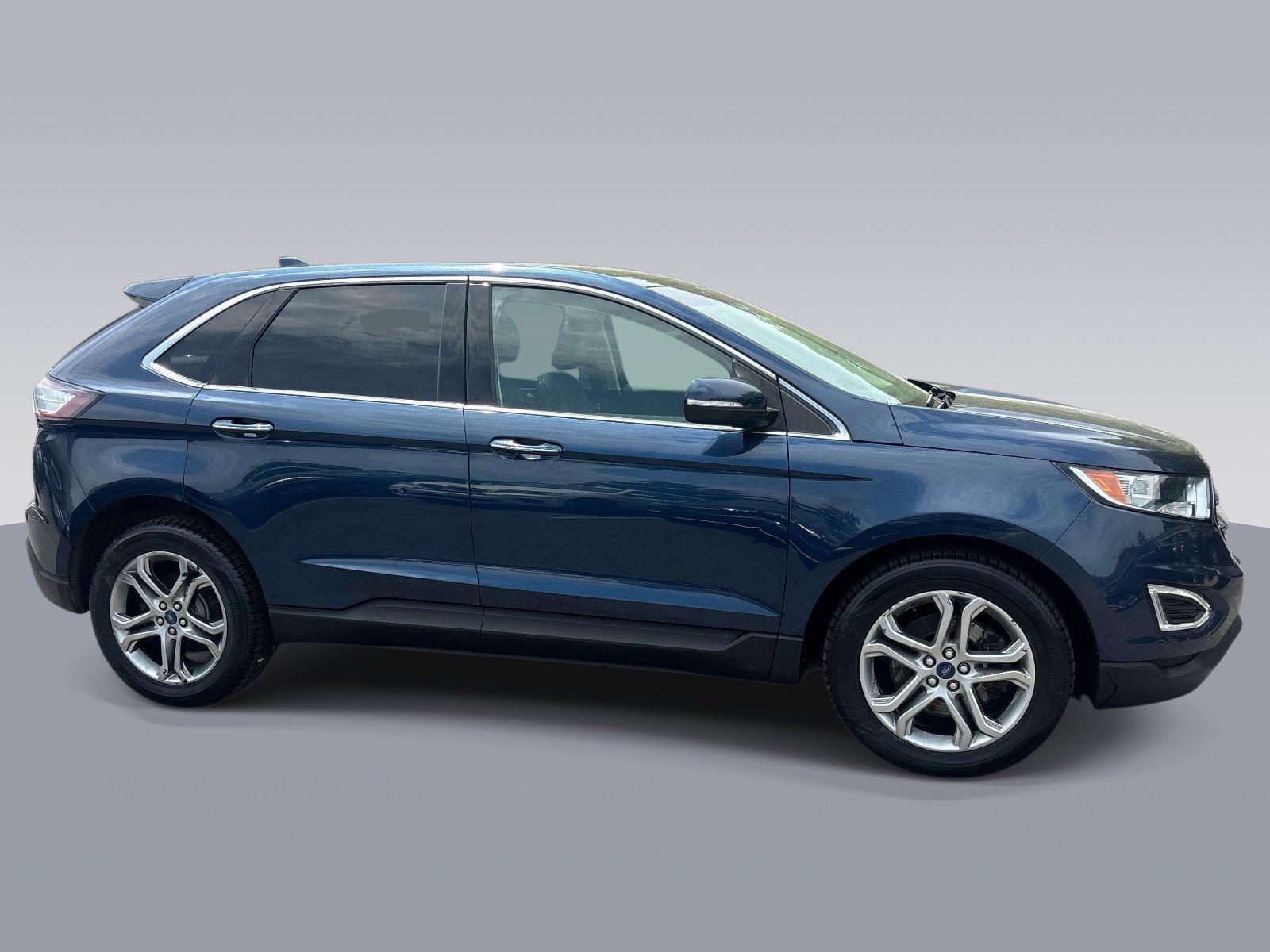 Used 2017 Ford Edge Titanium w/ Equipment Group 301A AWD/4WD image 2