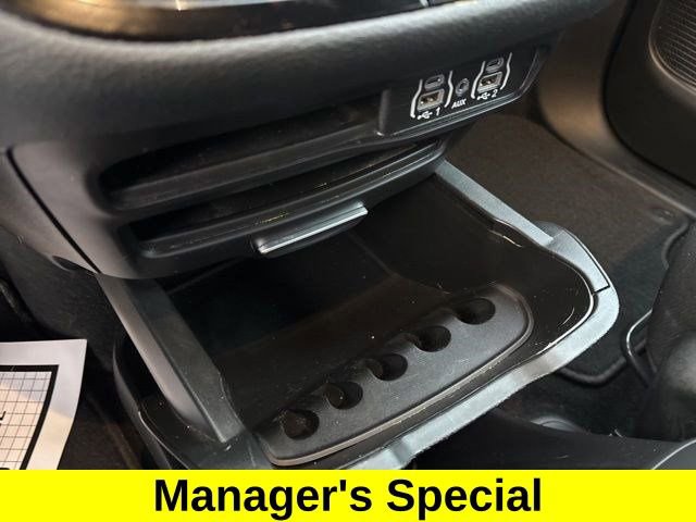 Used 2024 Chrysler Pacifica Touring image 26