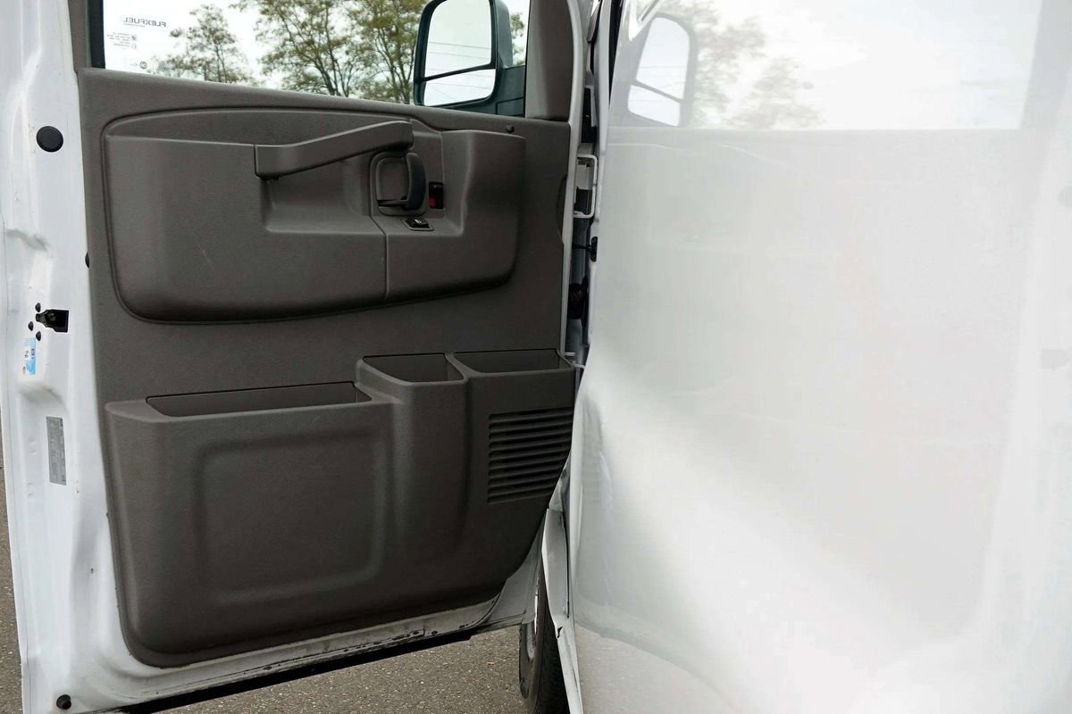 Used 2018 Chevrolet Express 3500 Extended w/ Driver Convenience Package image 13