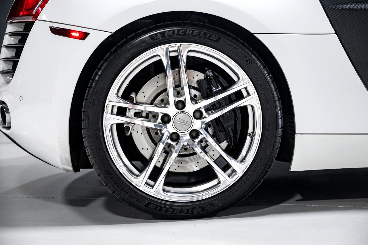 Used 2009 Audi R8 V8 image 11