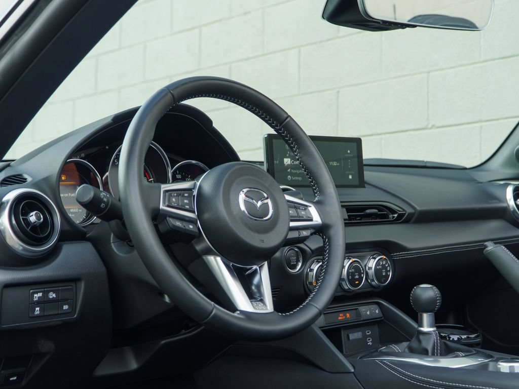 Used 2024 MAZDA MX-5 Miata Grand Touring w/ Weather Package RWD image 4