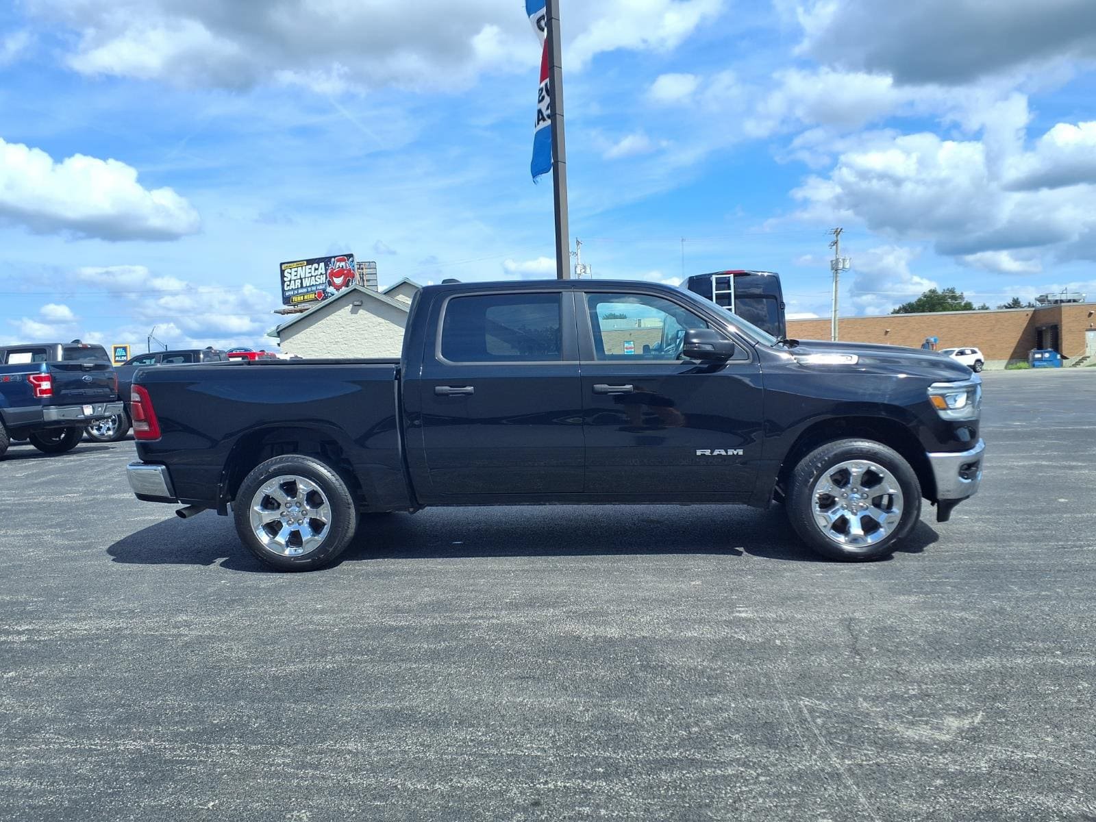 Used 2023 RAM 1500 Big Horn AWD/4WD image 5