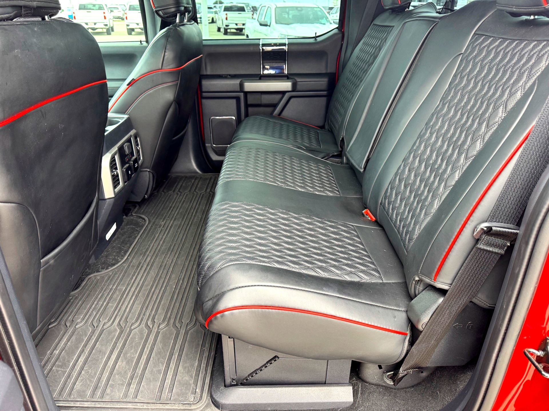 Used 2022 Ford F450 Platinum w/ FX4 Off-Road Package image 19