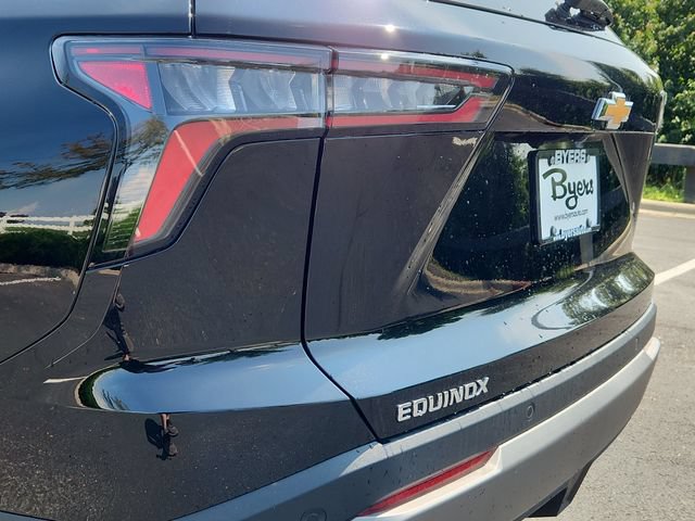 New 2027 Chevrolet Equinox LT w/ LPO, Floor Liner Package FWD image 11