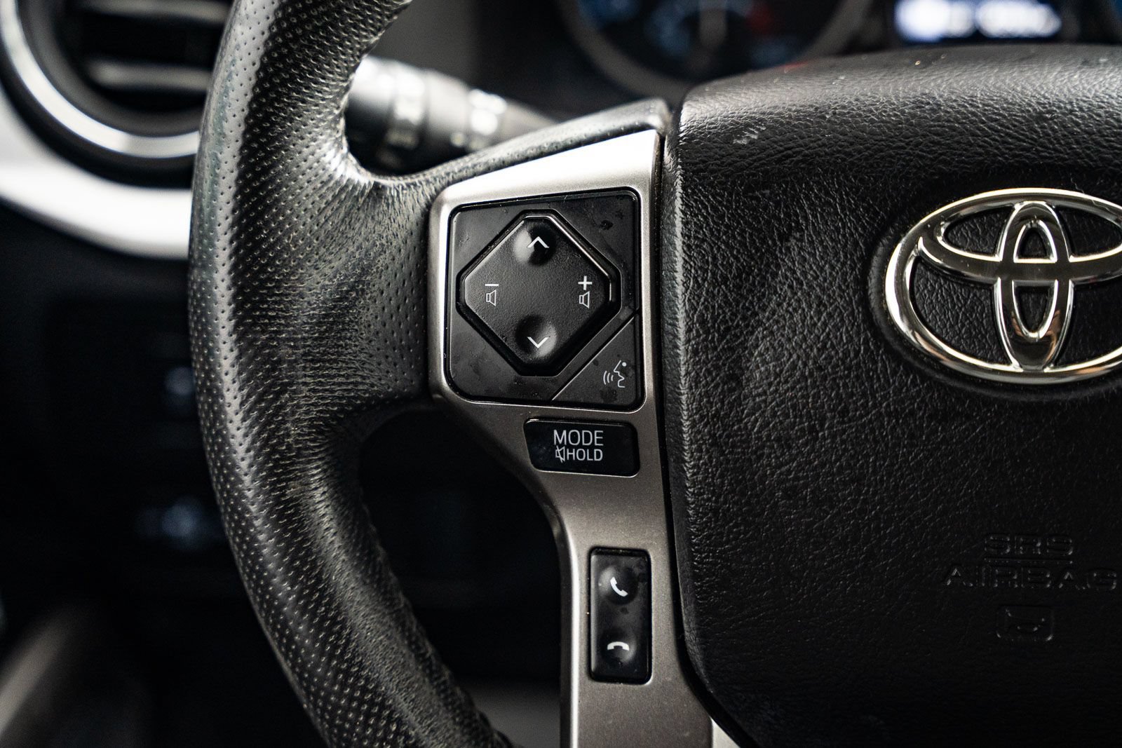 Used 2022 Toyota Tacoma SR5 w/ Technology Package RWD image 25