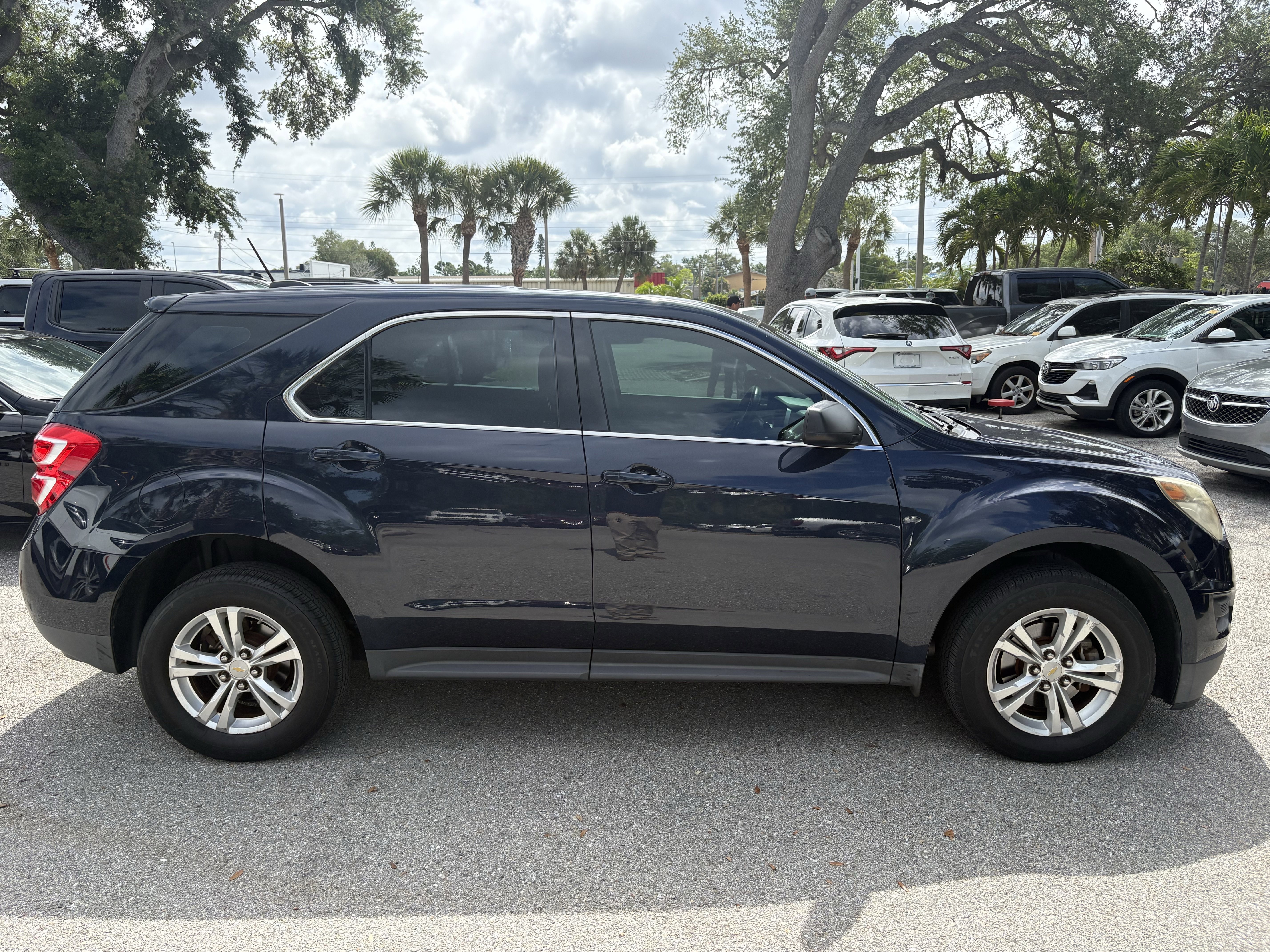 Used 2017 Chevrolet Equinox LS FWD image 8