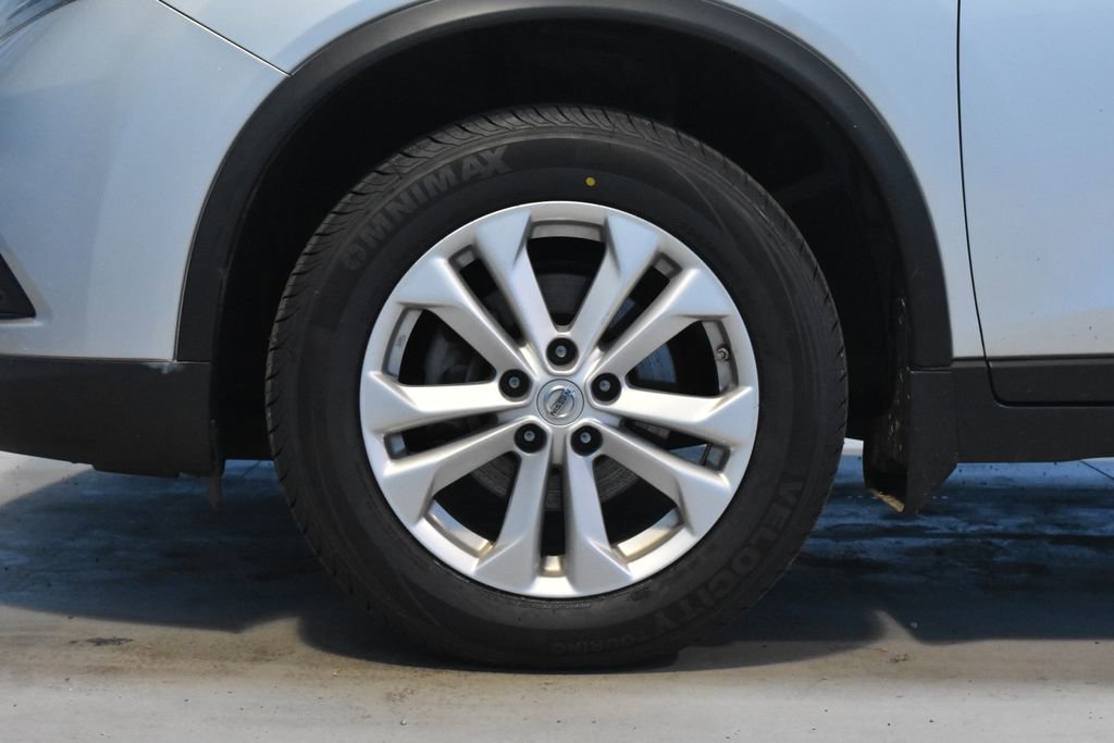 Used 2014 Nissan Rogue SV image 23