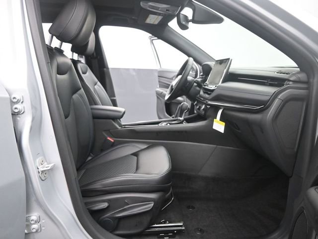 New 2026 Jeep Compass Latitude w/ Sun and Sound Group AWD/4WD image 18
