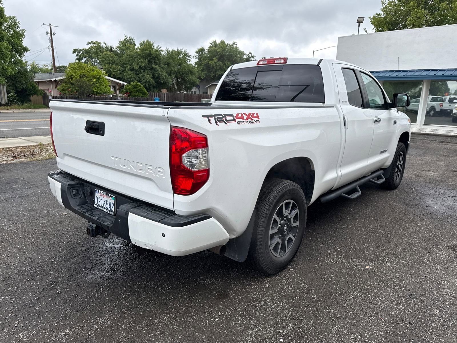 Used 2016 Toyota Tundra Limited w/ Limited Premium Package AWD/4WD image 5