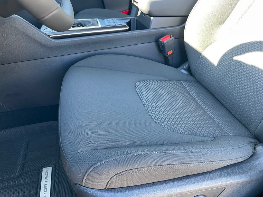 New 2026 Kia Sportage LX w/ LX Convenience Package FWD image 22