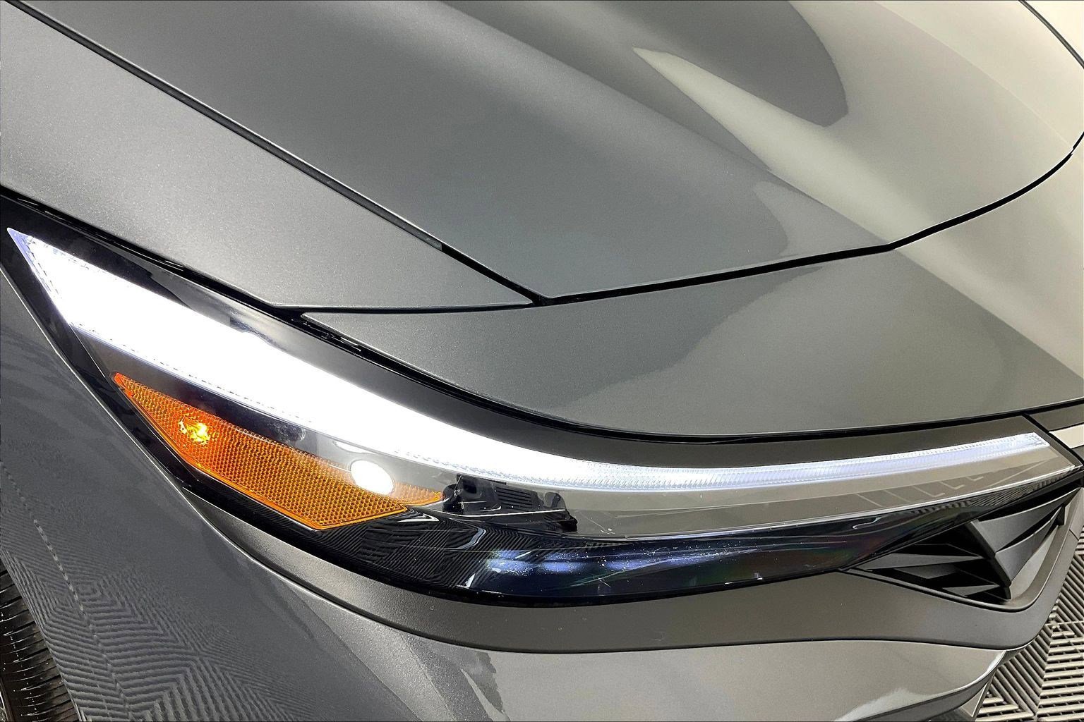 Certified 2025 Hyundai Elantra Sport image 29