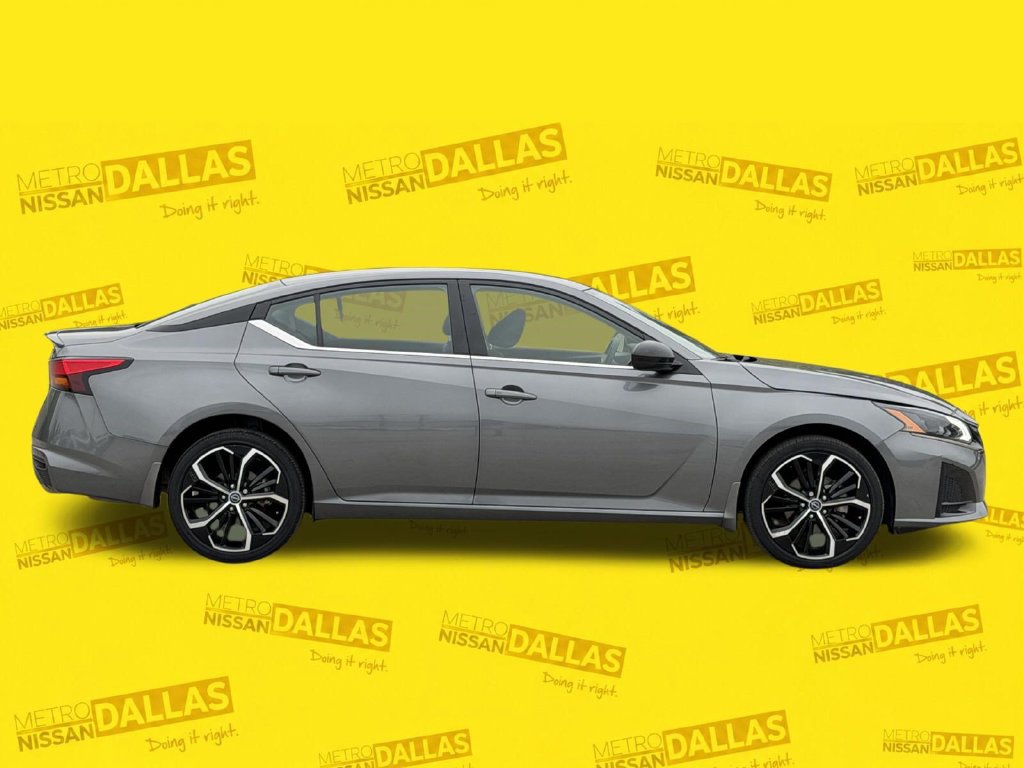 Used 2024 Nissan Altima 2.5 SR AWD/4WD image 4