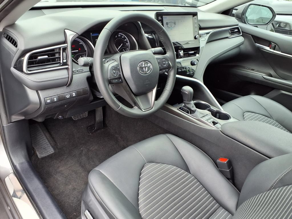 Used 2023 Toyota Camry SE w/ Audio Upgrade Package FWD image 4