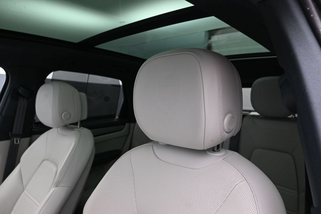 Certified 2023 Porsche Cayenne Platinum Edition AWD/4WD image 15