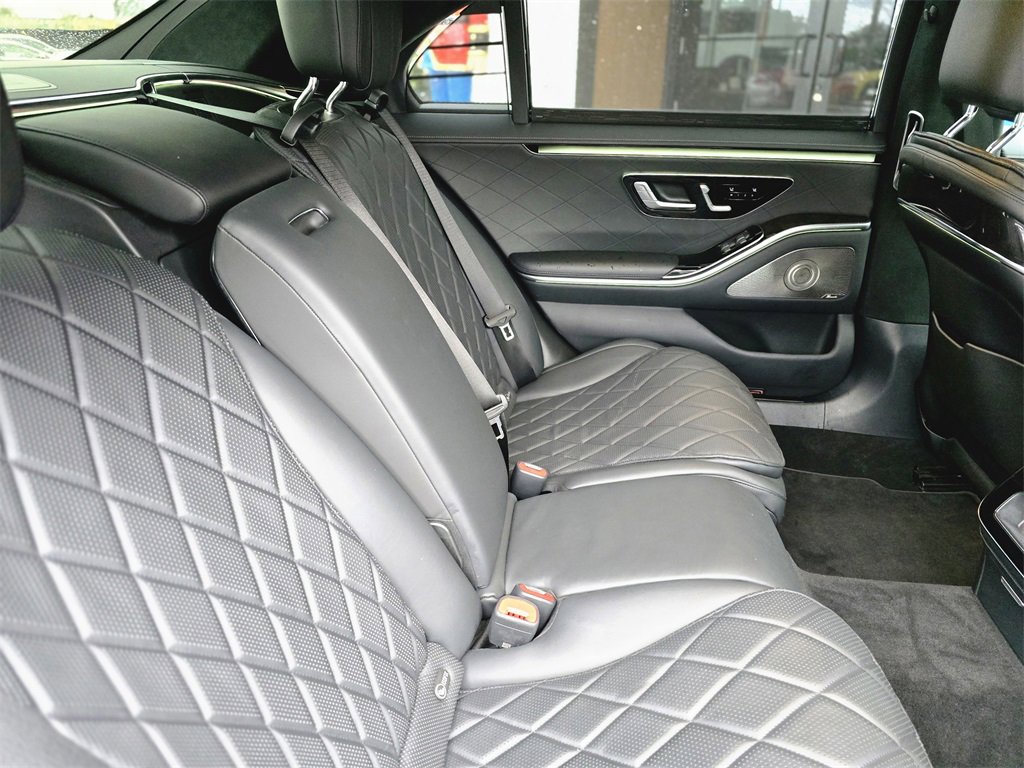 Used 2021 Mercedes-Benz S 580 4MATIC Sedan w/ AMG Line image 12