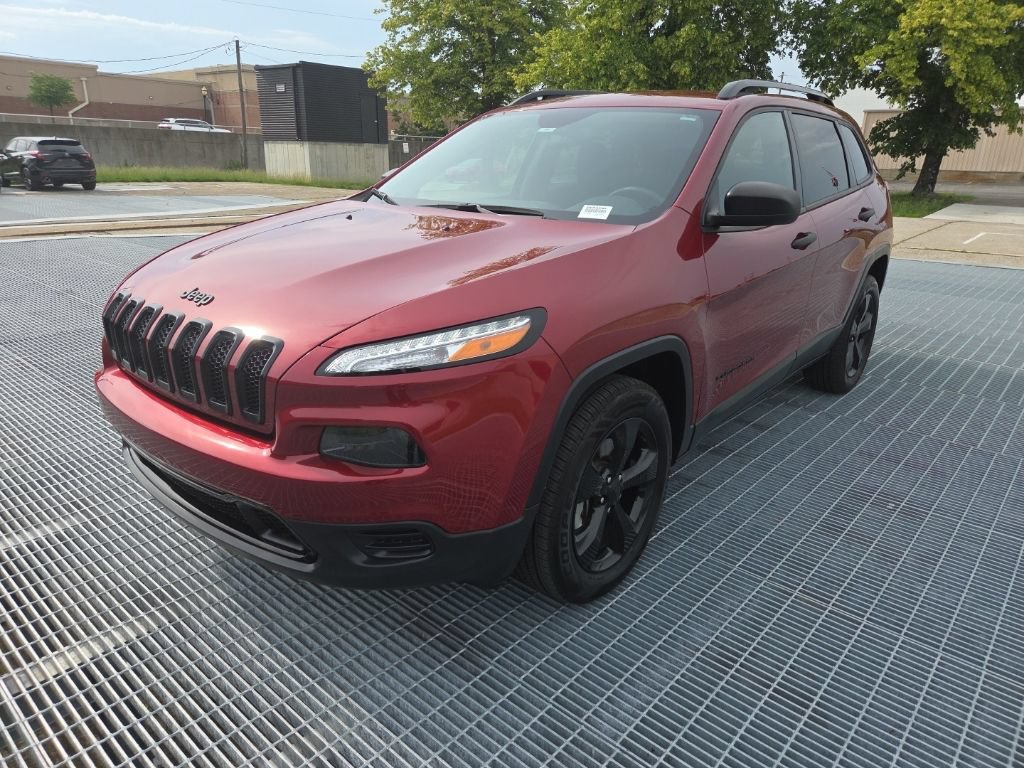 Used 2017 Jeep Cherokee Sport w/ Cold Weather Group AWD/4WD video 1