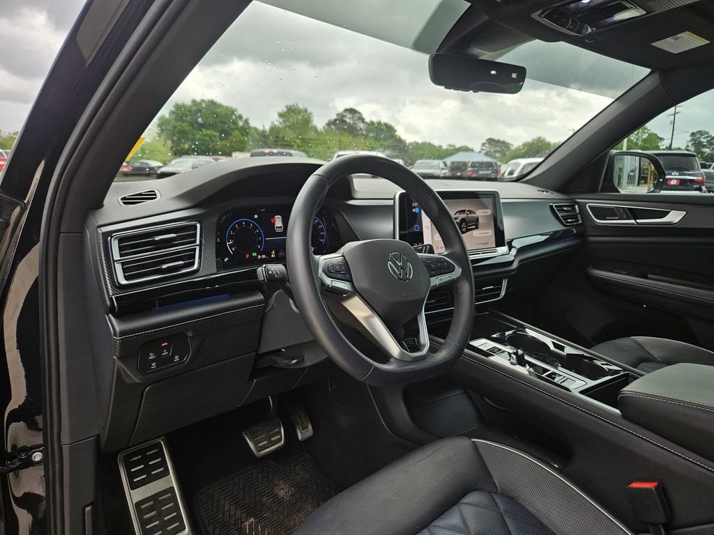 Used 2024 Volkswagen Atlas Cross Sport SEL Premium R-Line image 16