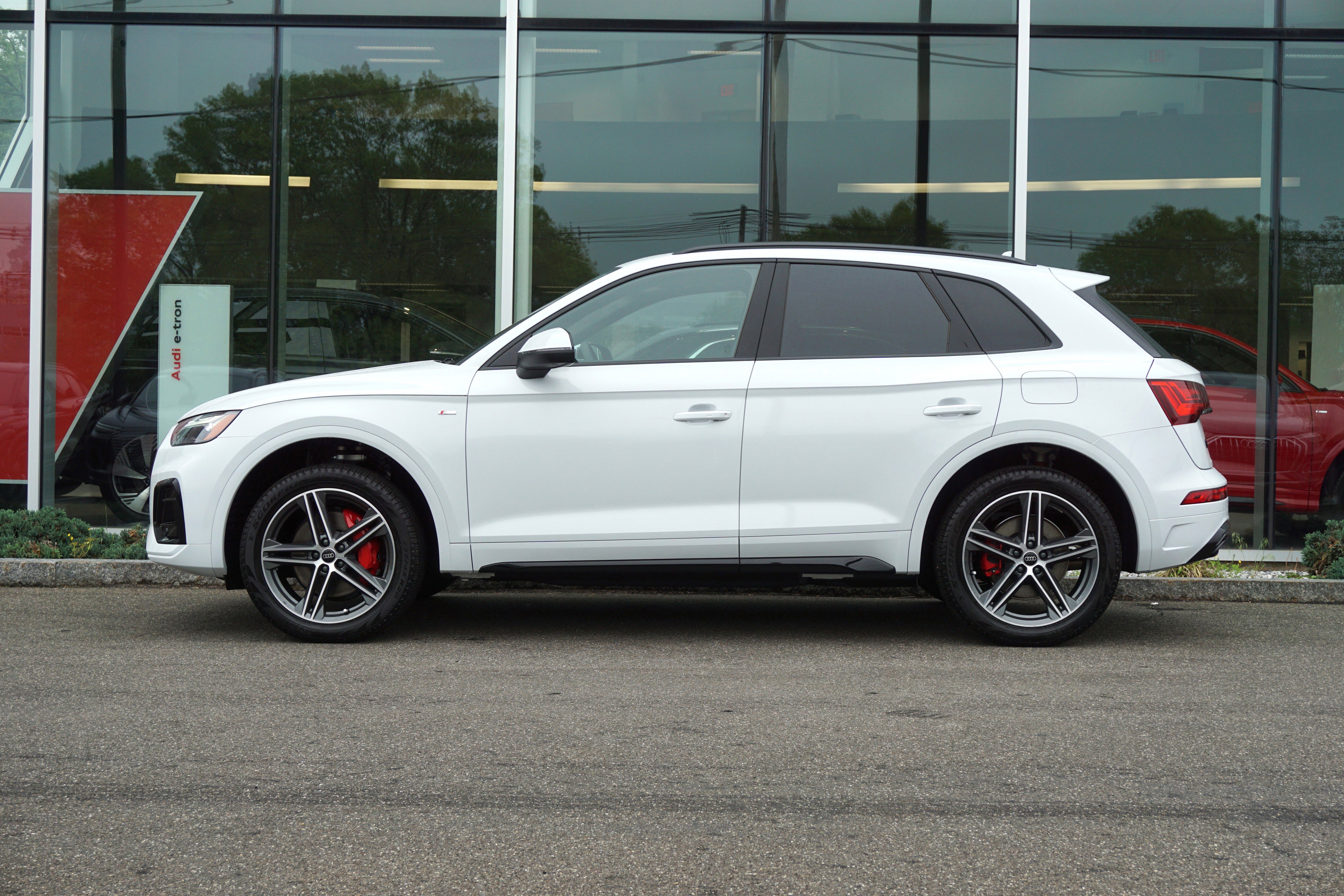 New 2025 Audi Q5 e Premium Plus image 6