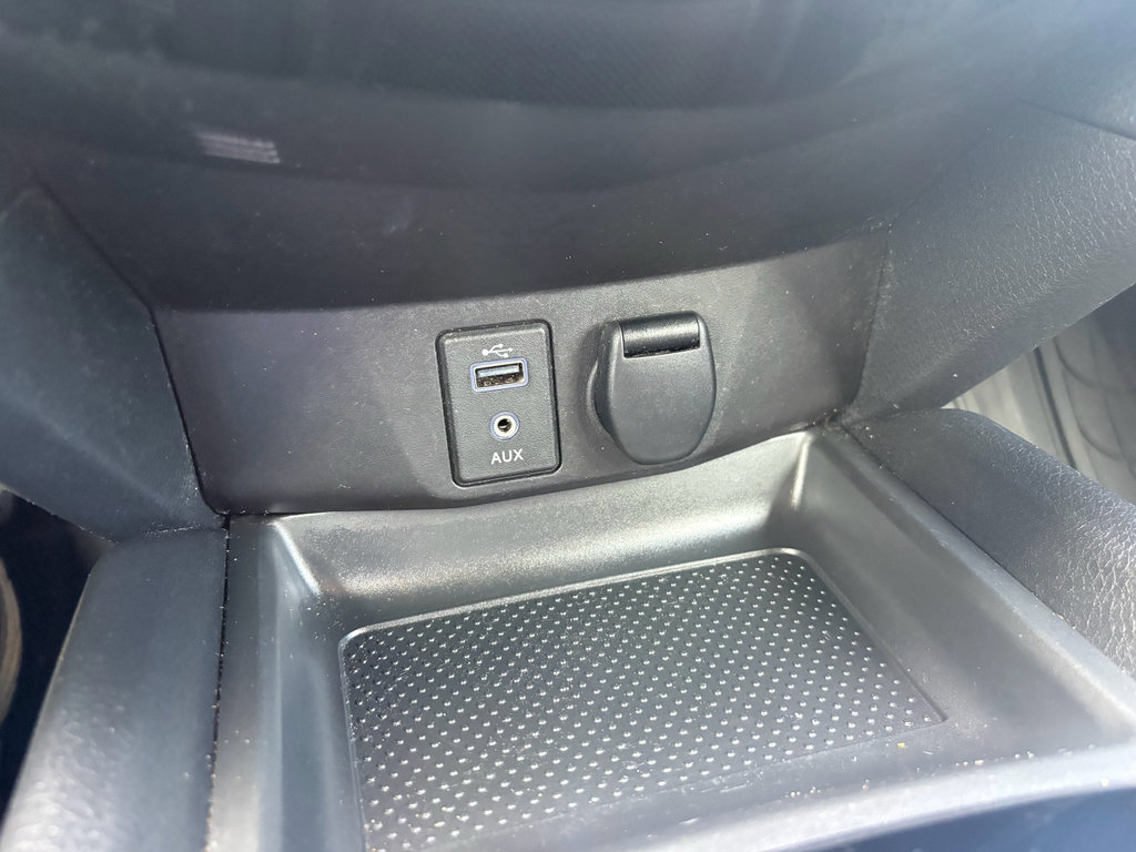 Used 2017 Nissan Rogue SV w/ Midnight Edition Package image 20