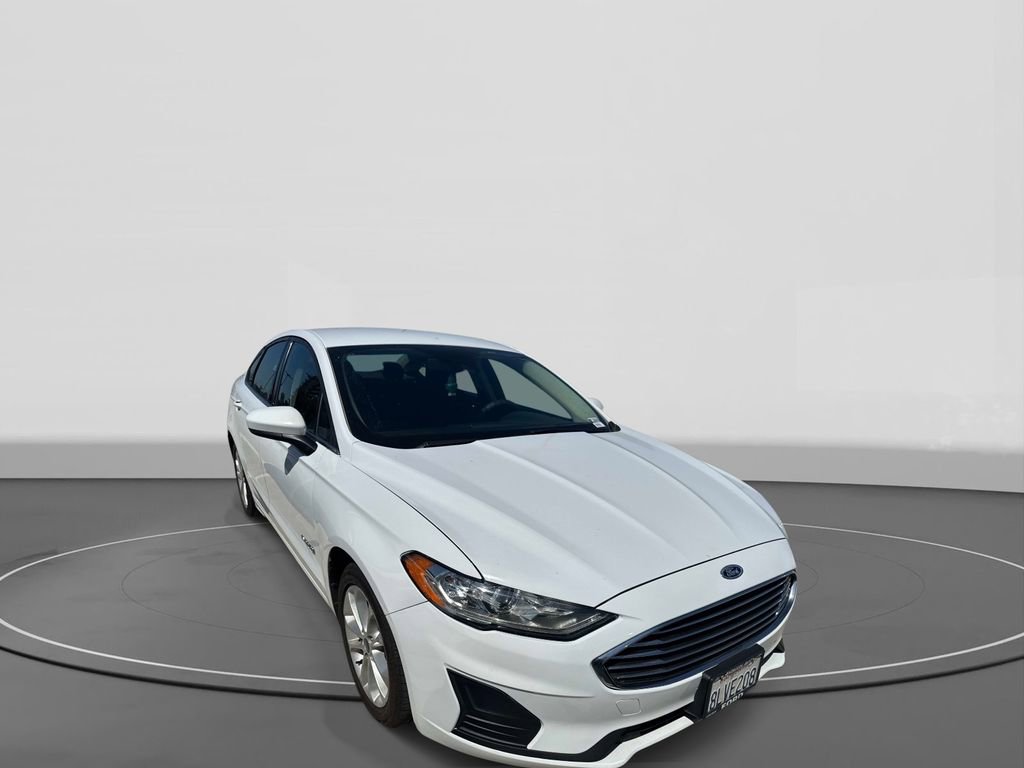 Used 2019 Ford Fusion SE FWD image 3