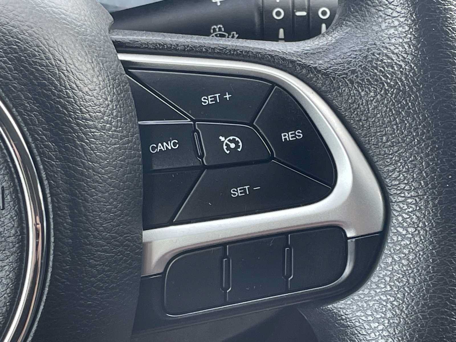 Used 2018 Jeep Compass Sport w/ Tech Group FWD image 15