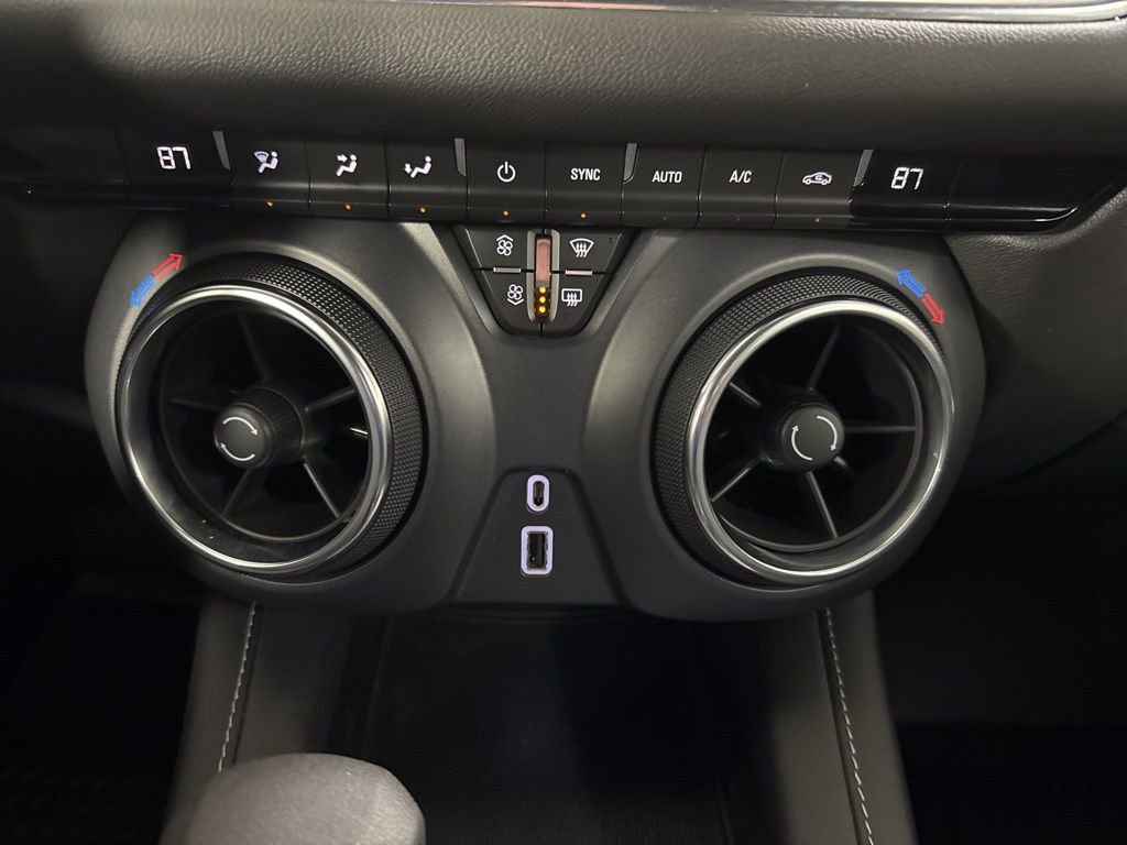 Used 2023 Chevrolet Blazer LT AWD/4WD image 23