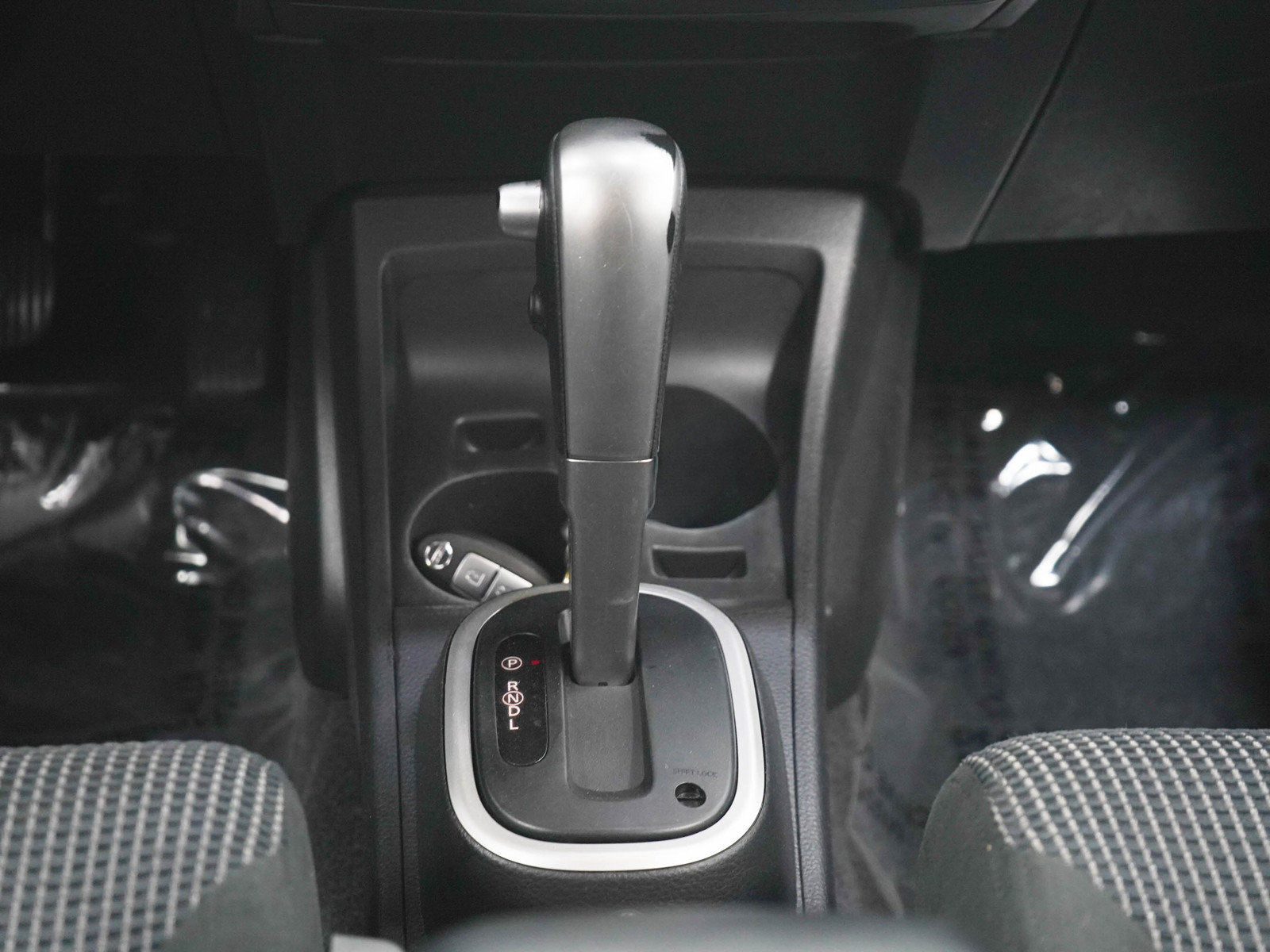 Used 2011 Nissan Versa Hatchback w/ Premium Pkg FWD image 17