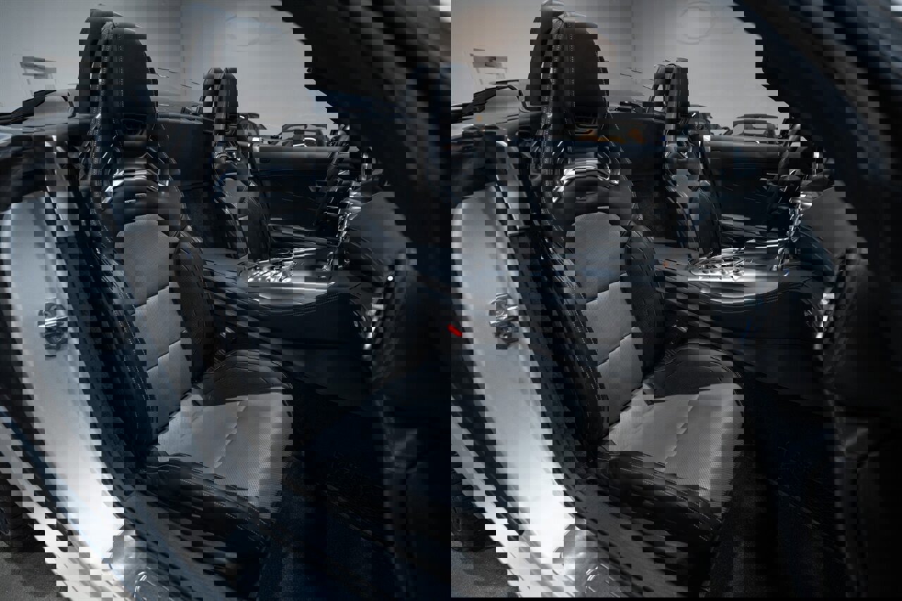 Used 2019 Mercedes-Benz AMG GT Roadster image 31