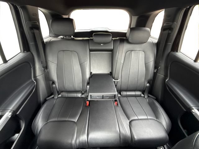 Used 2021 Mercedes-Benz GLB 250 4MATIC w/ Premium Package image 16