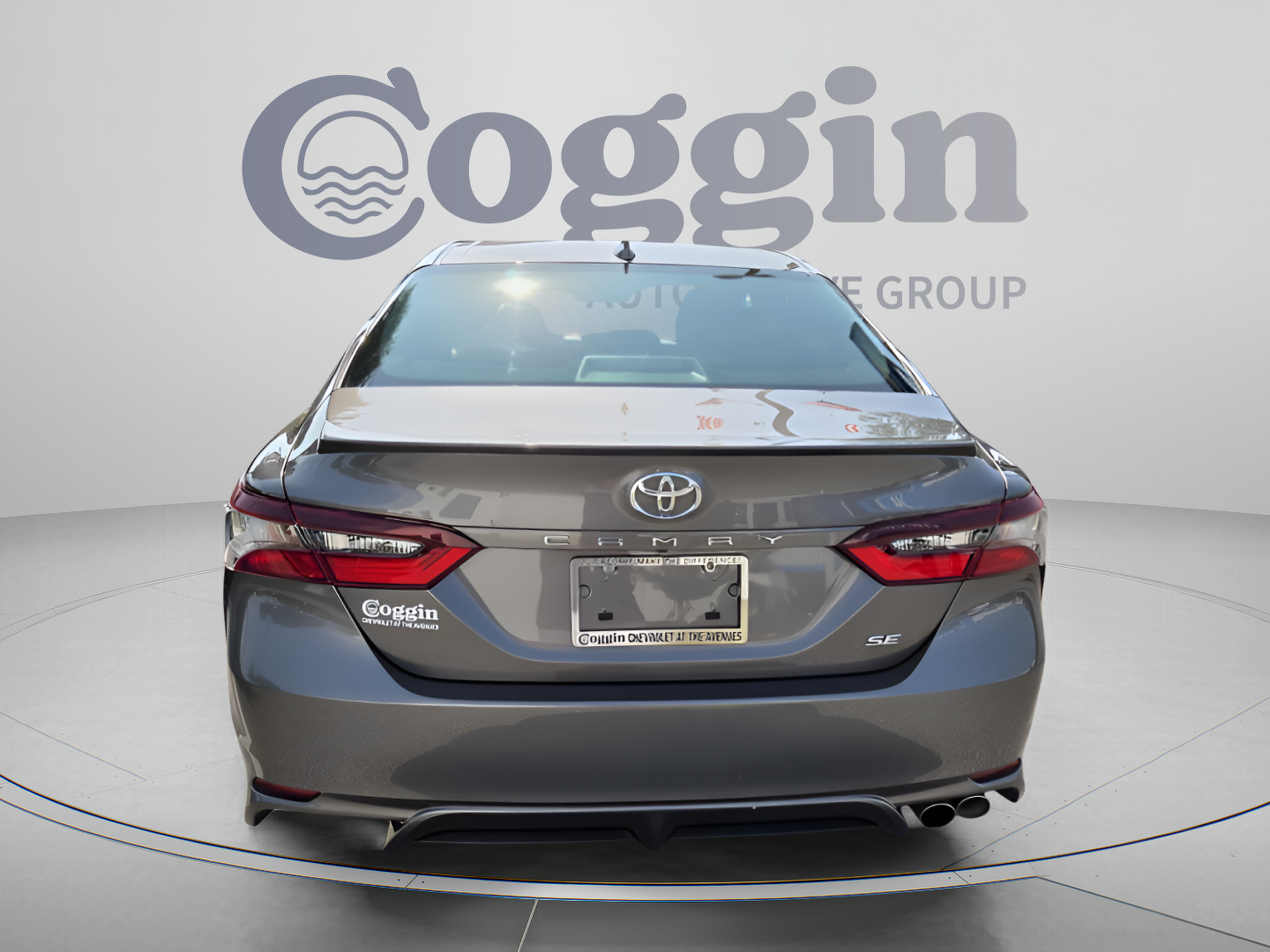 Used 2024 Toyota Camry SE FWD image 4