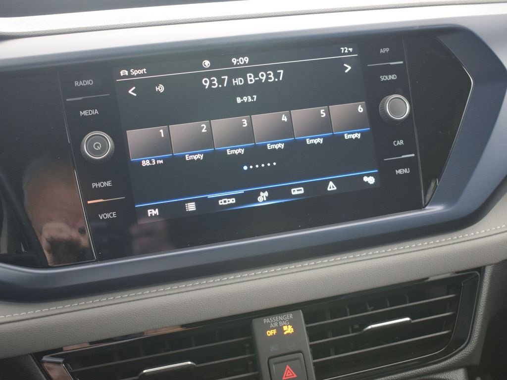 Used 2024 Volkswagen Taos SE image 31