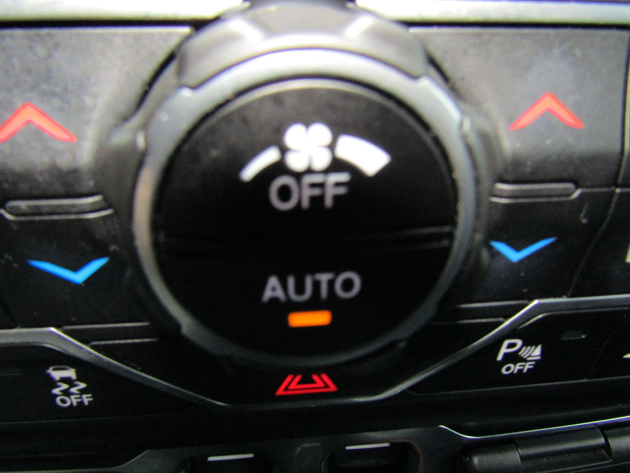 Used 2023 Jeep Wrangler Willys AWD/4WD image 26