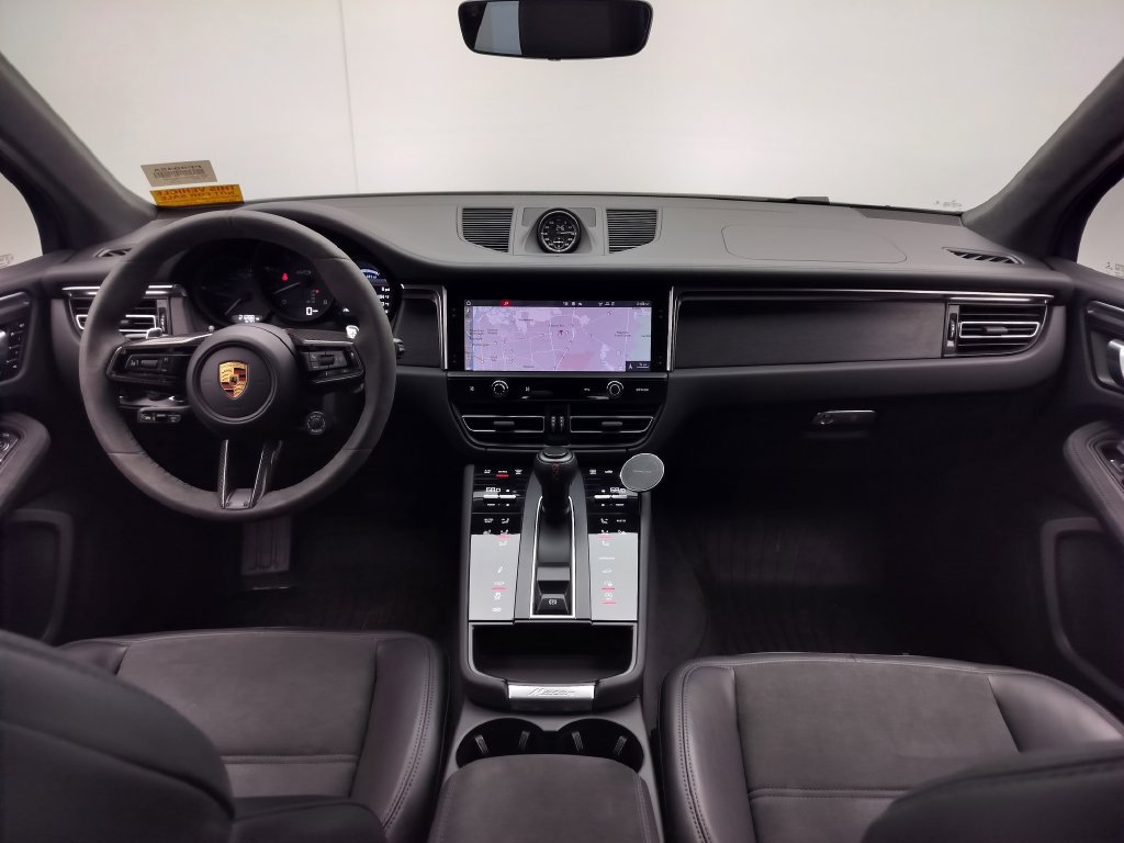 Certified 2023 Porsche Macan GTS AWD/4WD image 8