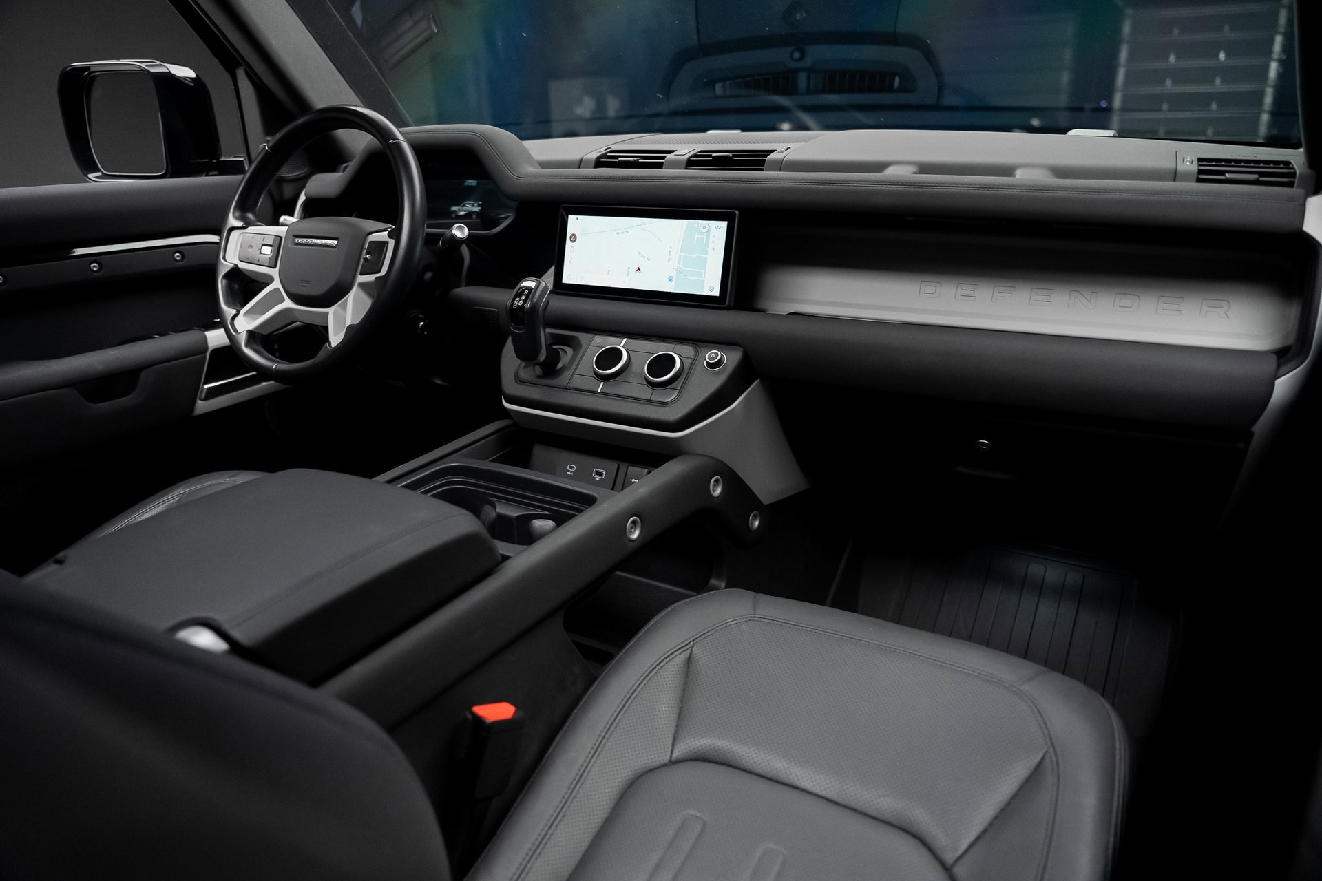 Used 2022 Land Rover Defender 110 SE image 57