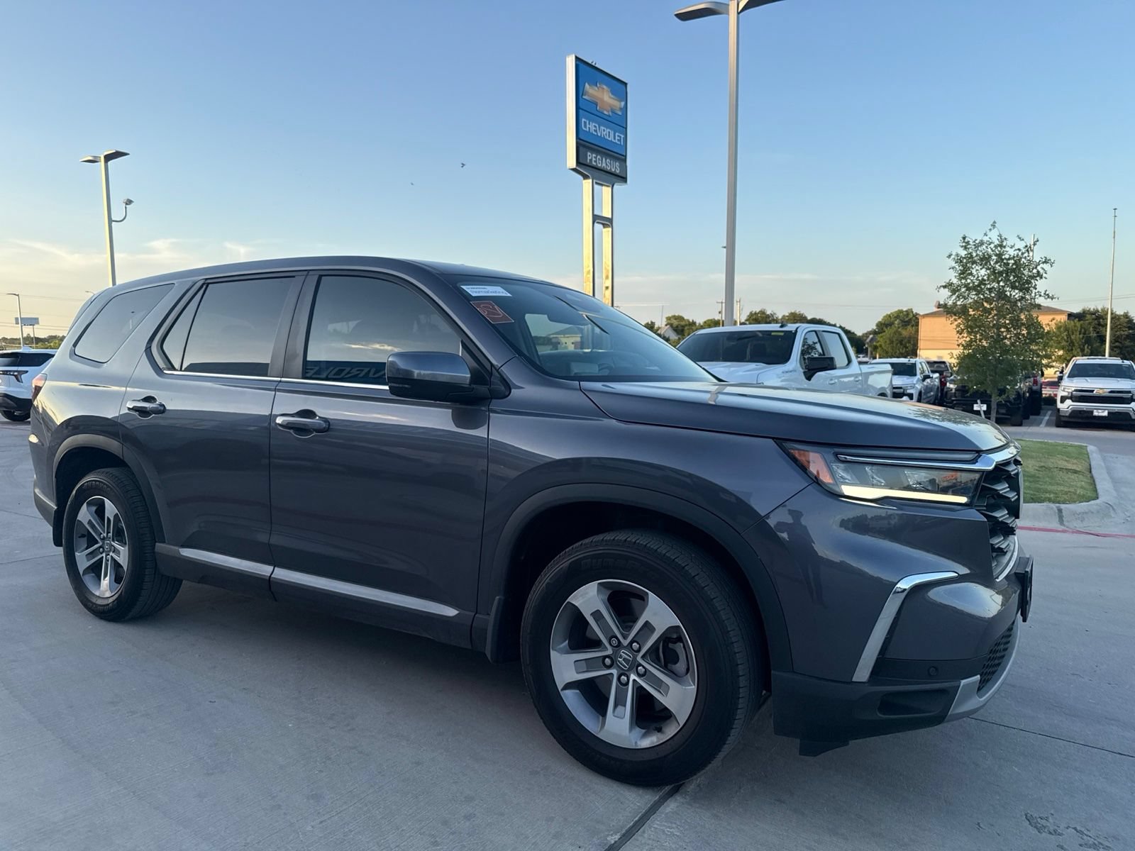 Used 2025 Honda Pilot EX-L image 7