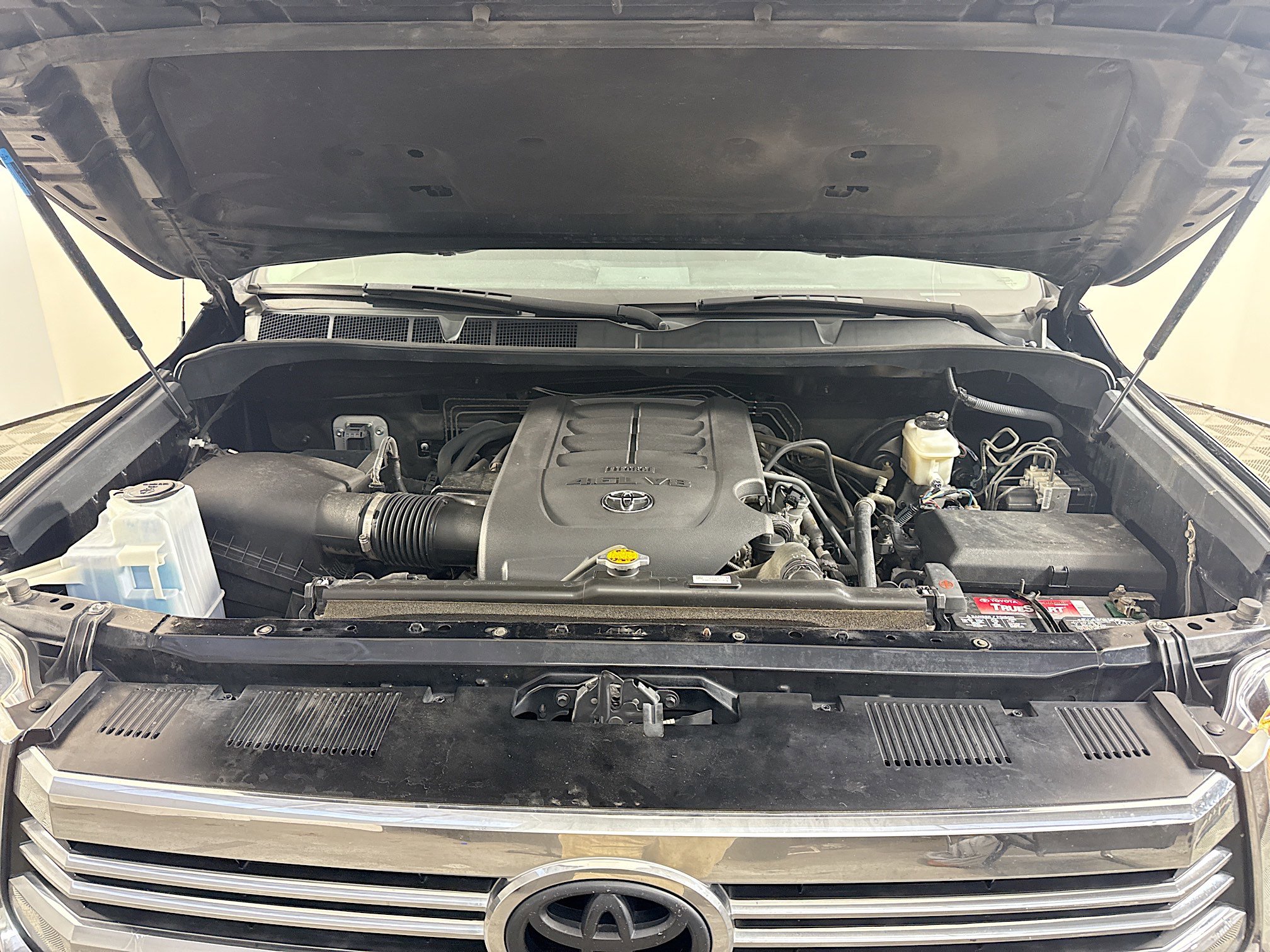 Used 2017 Toyota Tundra SR5 w/ SR5 Upgrade Package image 38