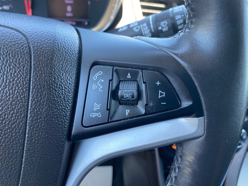 Used 2019 Chevrolet Trax LT w/ LT Convenience Package AWD/4WD image 25