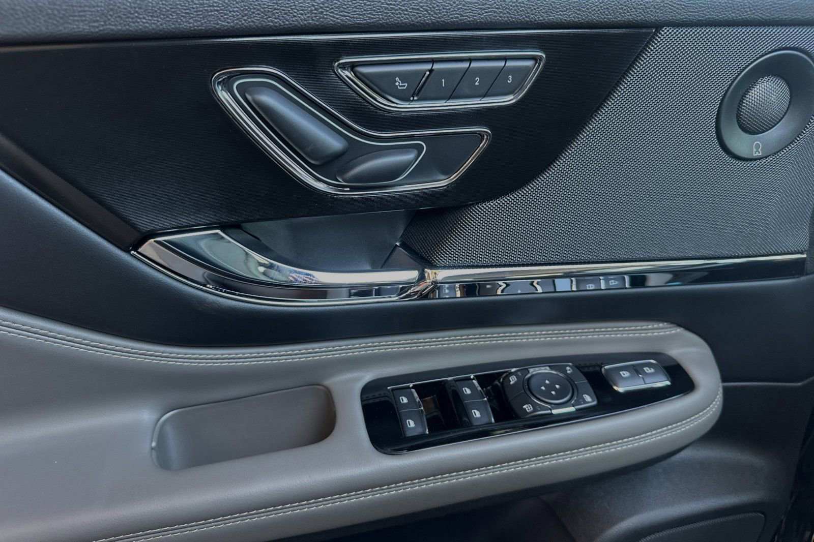 New 2024 Lincoln Corsair Grand Touring w/ Equipment Group 302A image 7