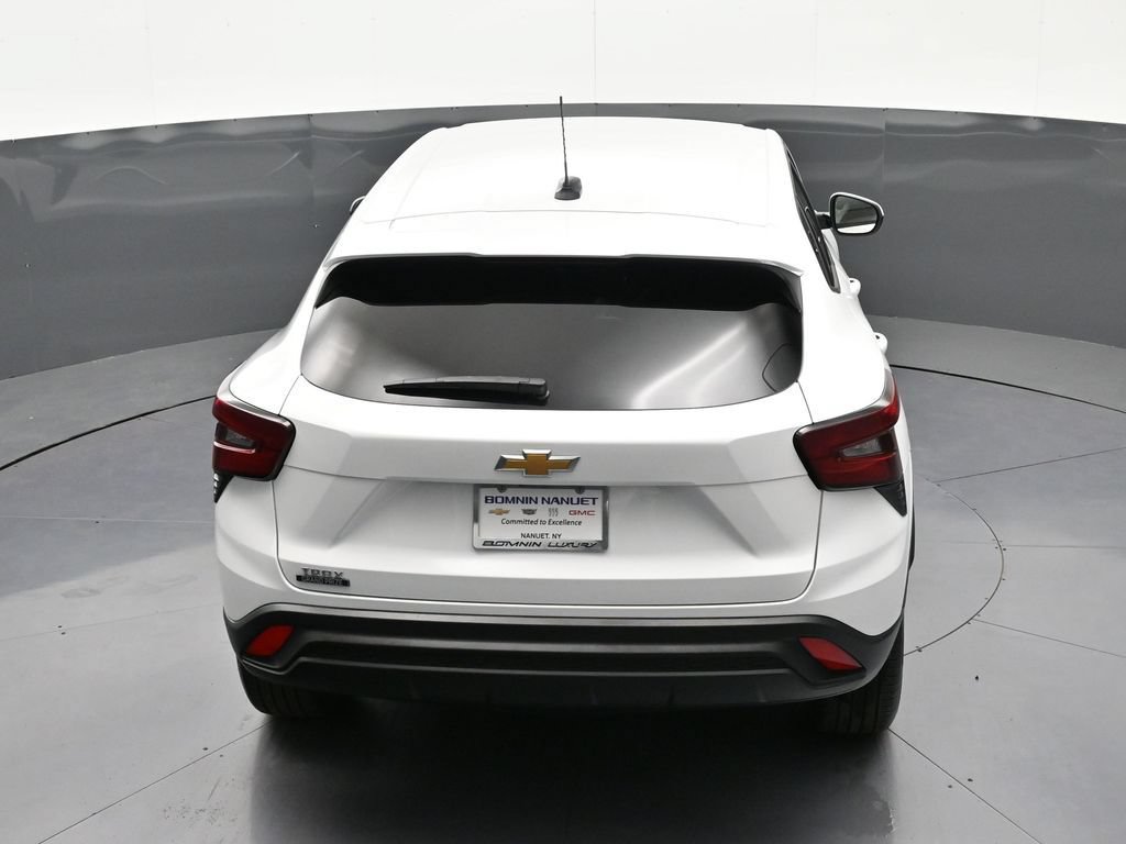 Certified 2025 Chevrolet Trax LS w/ LS Convenience Package FWD image 19