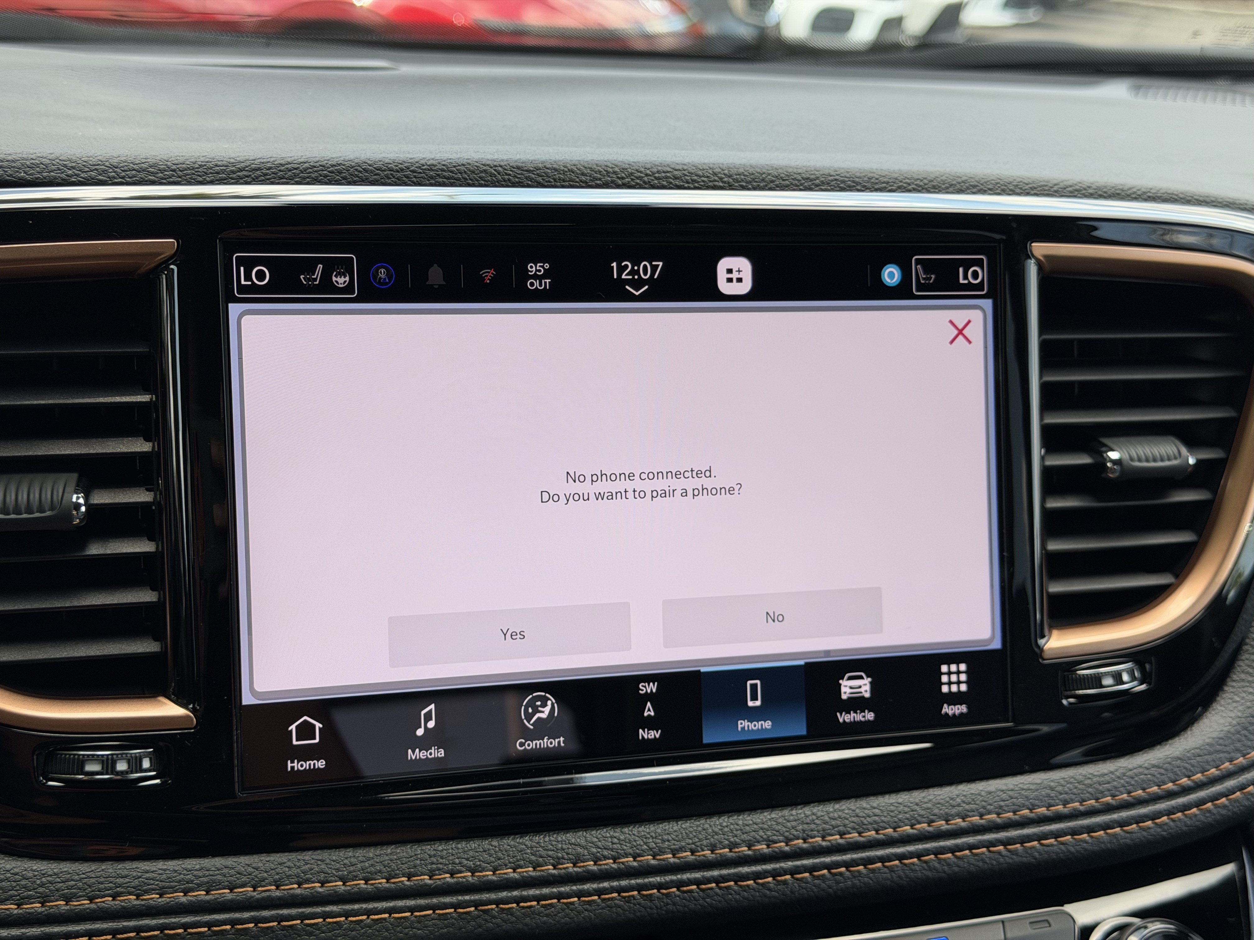 New 2027 Chrysler Pacifica Pinnacle w/ Theater Group FWD image 24