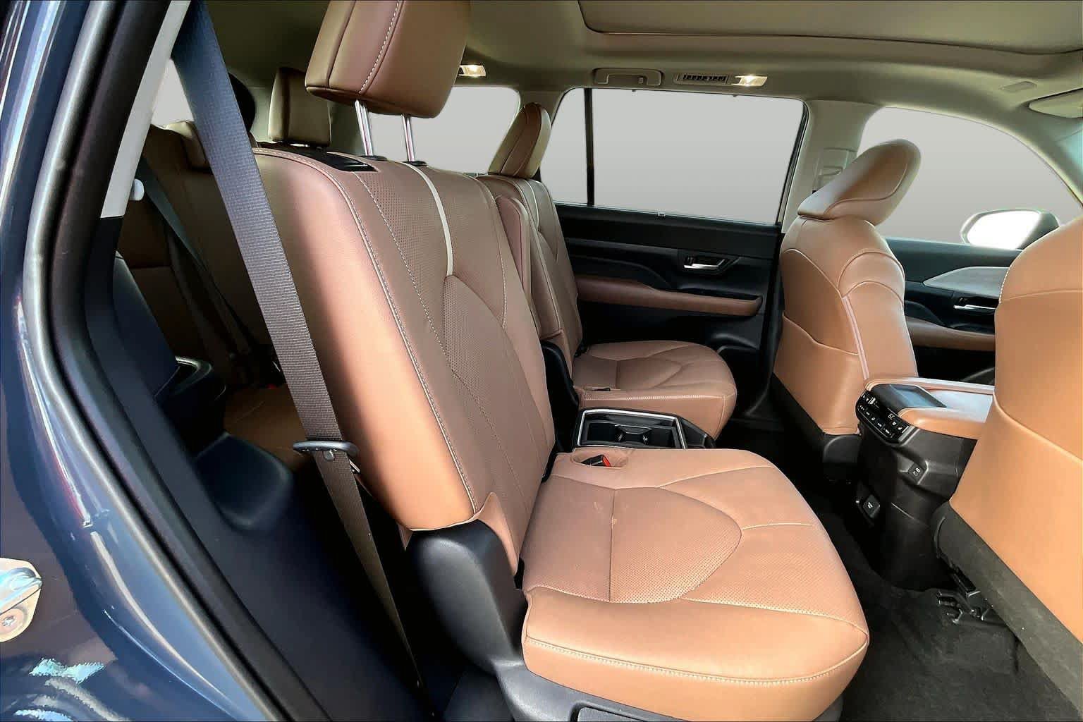 Used 2025 Toyota Grand Highlander AWD image 20