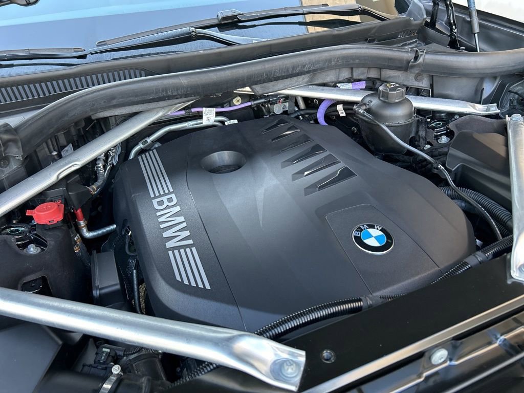 Used 2024 BMW X7 xDrive40i w/ M Sport Package image 13