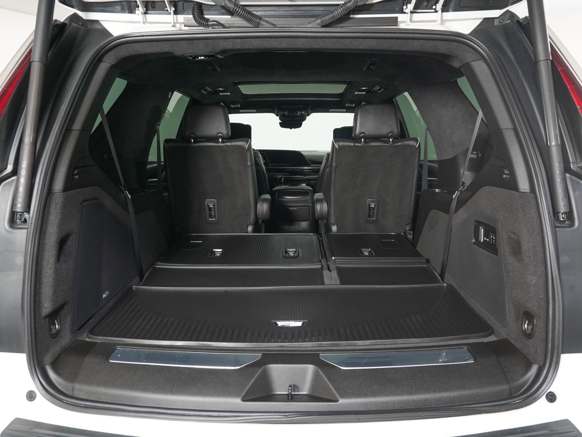 Used 2023 Cadillac Escalade V w/ LPO, ONYX Package AWD/4WD image 12