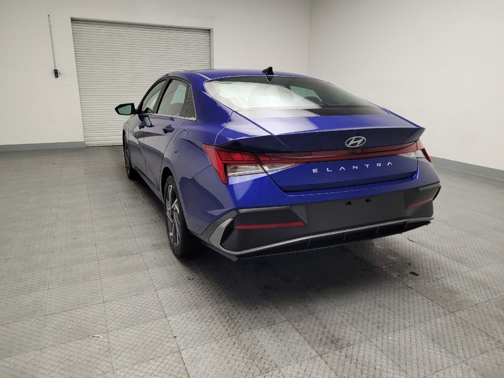 Used 2025 Hyundai Elantra SEL image 6