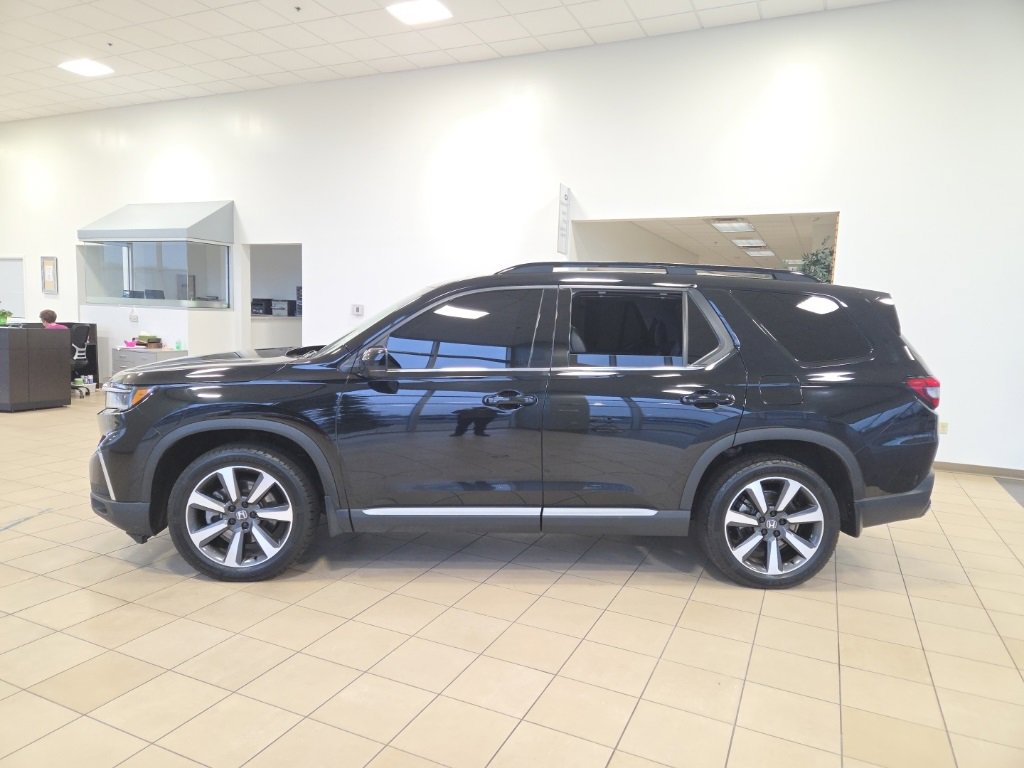 Used 2023 Honda Pilot Elite image 2