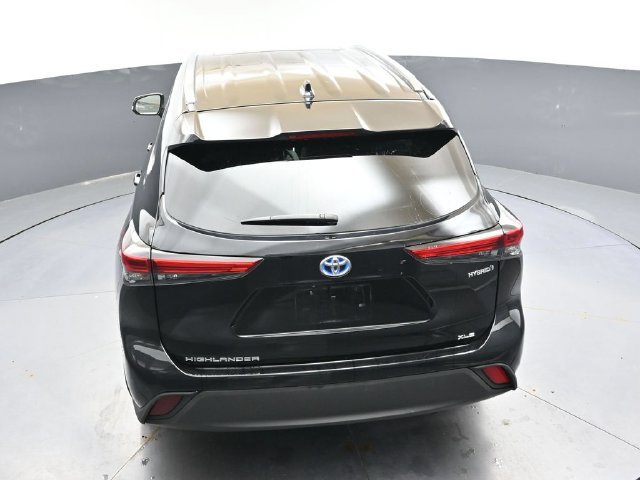 Used 2021 Toyota Highlander XLE AWD/4WD image 40