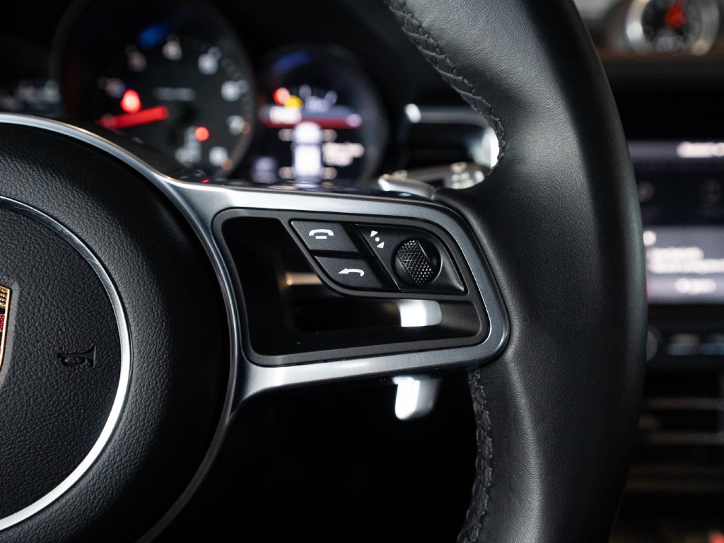 Certified 2021 Porsche Macan AWD/4WD image 16