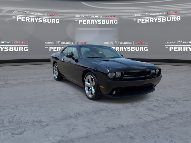 Used 2014 Dodge Challenger SXT w/ Super Sport Group (SS/T) RWD image 2