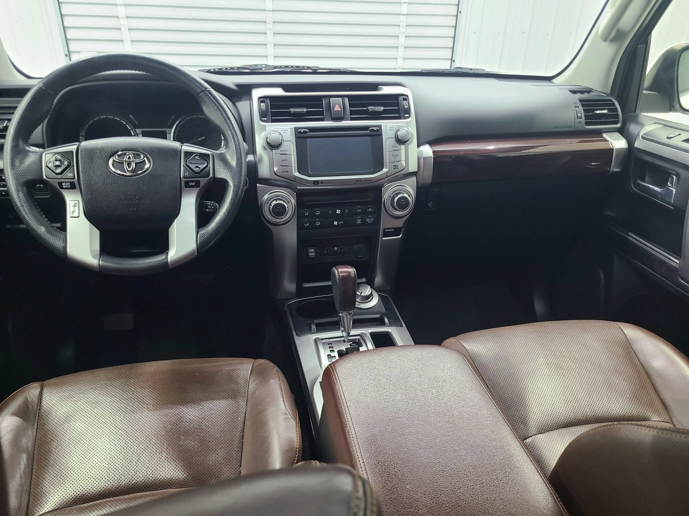 Used 2016 Toyota 4Runner Limited AWD/4WD image 2